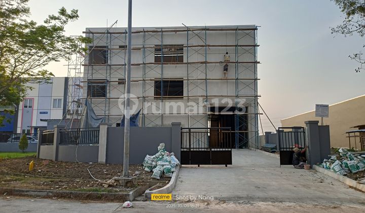 DISEWAKAN Gudang + Kantor 3 Lantai Baru di Kawasan Cikarang DISEWAKAN Gudang + Kantor 3 Lantai Baru di Kawasan Cikarang