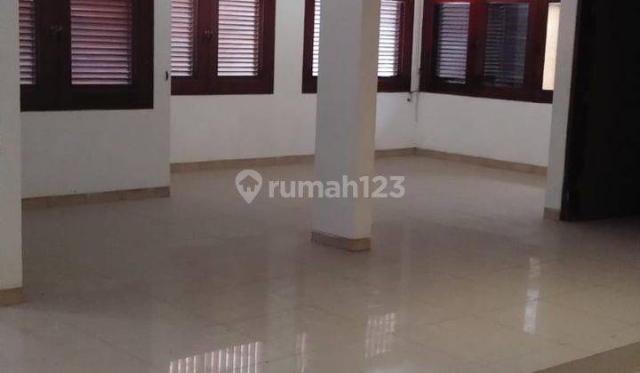 Rumah Disewakan 2 Lantai SHM di Jln Sumbawa Menteng Jakpus, Jakarta Pusat 1