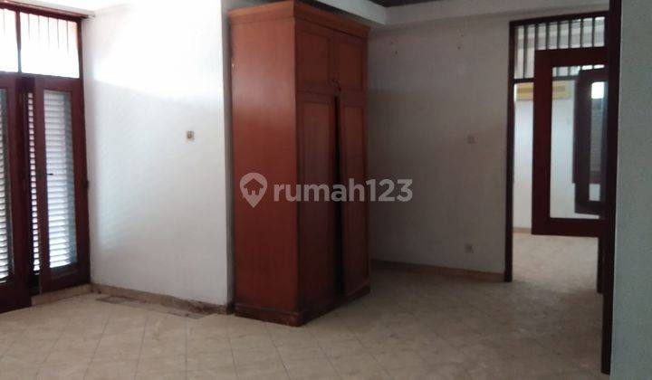 Rumah Disewakan 2 Lantai SHM di Jln Sumbawa Menteng Jakpus, Jakarta Pusat 2