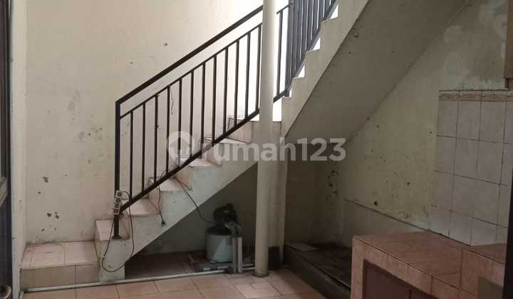 Disewakan rumah di Metland Menteng 2