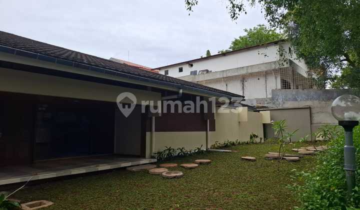 Cempaka Putih House, Suitable for Beauty Clinic / School, Located on Main Road, Strategic Position 2