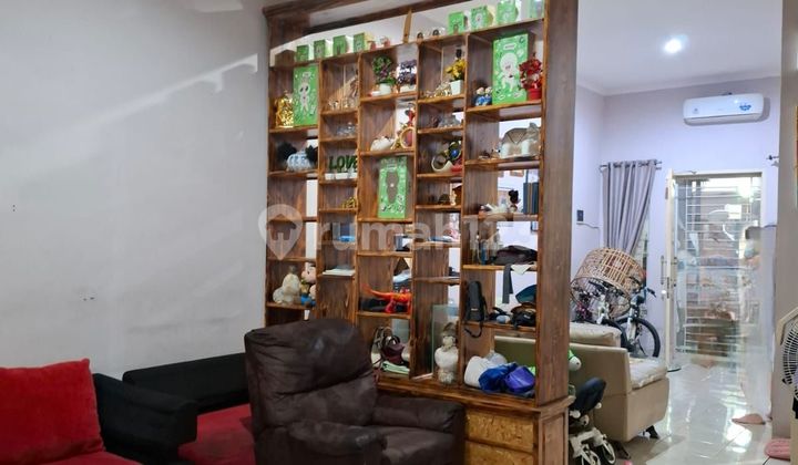 Rumah Sunter 2 Lantai Hadap Utara