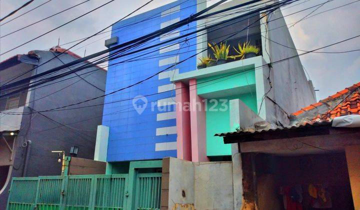 Dijual Rumah 2½ Lantai 8KT 4KM Bebas Banjir Strategis di Jatinegara  1