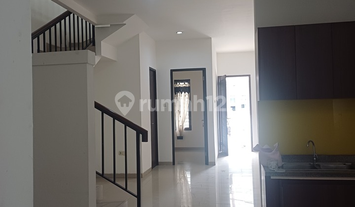 Dijual Rumah 2 Lantai Renovasi Siap Pakai di Kelapa Gading 2