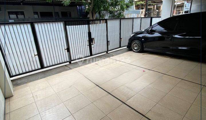 Dijual Rumah Tinggal Area Bebas Banjir Siap Huni Carport Luas 2