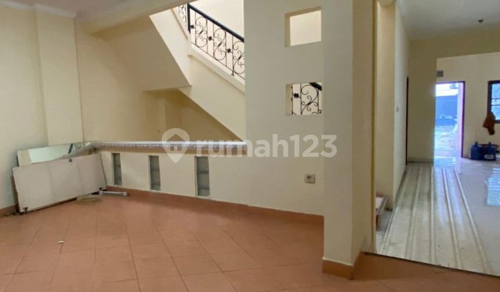 Setraduta House 4BR Area 331M2 Good Condition Ready to Occupy 2