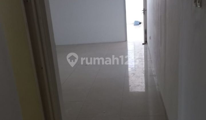 Strategic Ready-to-Use Shop House in Tanjung Duren 2