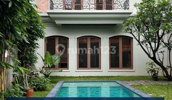 Disewakan Rumah Bagus 700m2 + Swimming Pool Di Kemang