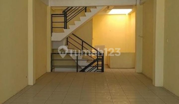 Rental of Strategically Located Roadside Shop-House in Fatmawati 2