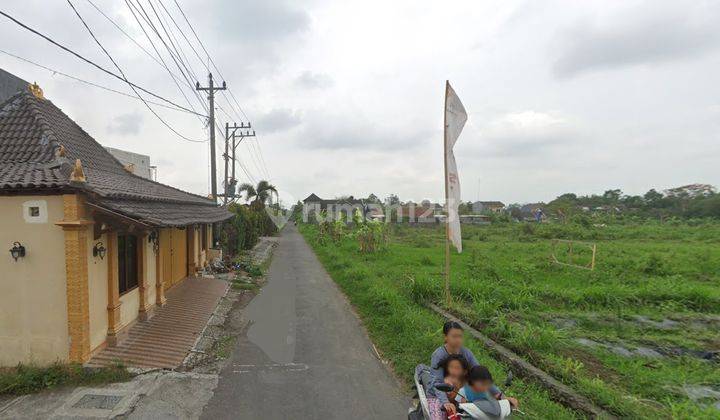 Villa Konsep Jacuzzi Dan Kolam Renang Pribadi Daerah Palagan 1