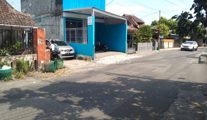 Dijual Tanah Bonus 2 Rumah Limasan Model Lama 2