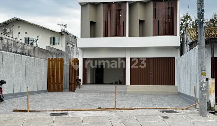 FOR RENT NEW COMMERCIAL BUILDING IN NORTH BERBAH SLEMAN JOGJA FOR RENT NEW COMMERCIAL BUILDING IN NORTH BERBAH SLEMAN JOGJA