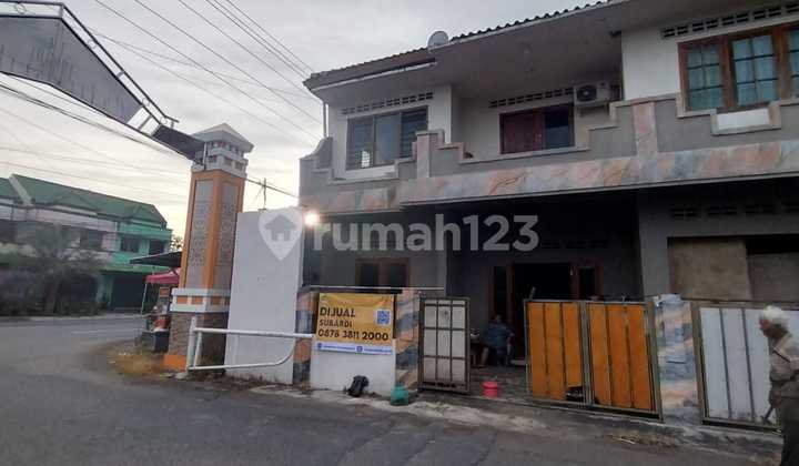 Dijual Rumah 2 Lantai dan Kios Strategis di Jl Wonosari Piyungan 2