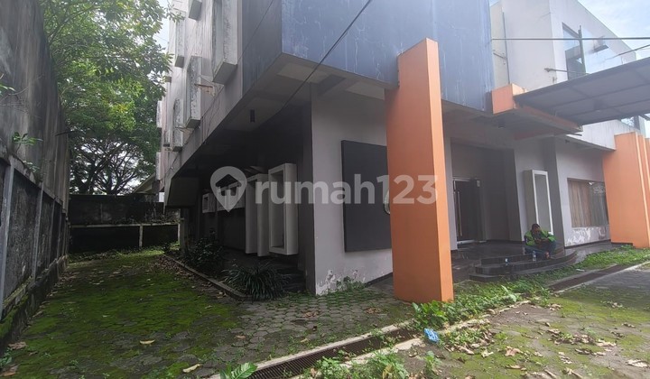DISEWAKAN GEDUNG 3 LANTAI DEKAT HYATT, SARIHARJO, NGAGLIK SLEMAN