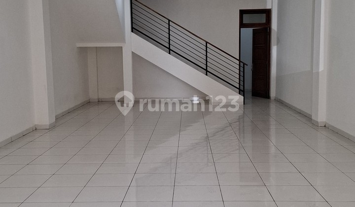 DISEWAKAN RUKO 3 LANTAI DI KAWASAN KAMPUS, CATUR TUNGGAL SLEMAN