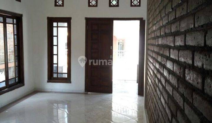 Dijual Rumah Posisi Hook 2 Lantai Dekat Dengan Pasar Godean 1