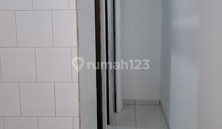 FOR RENT: 3-STORY SHOPHOUSE IN THE CAMPUS AREA, CATUR TUNGGAL, SLEMAN 2