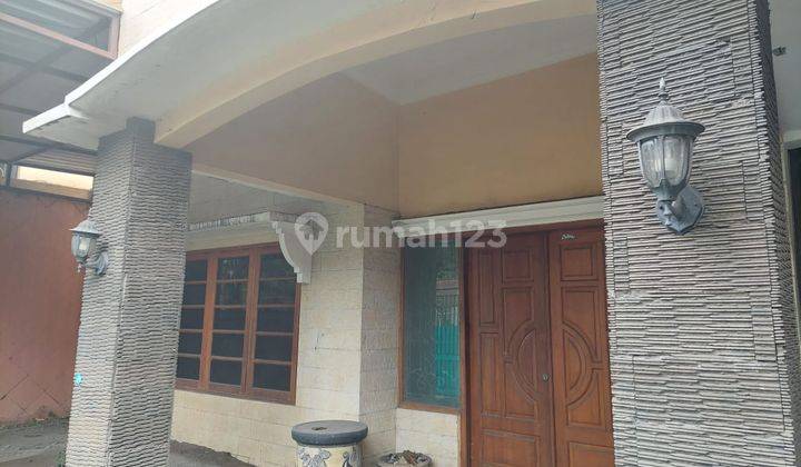 DI JUAL HARGA RENDAH RUMAH 2 LANTAI LOKASI STRATEGIS 2