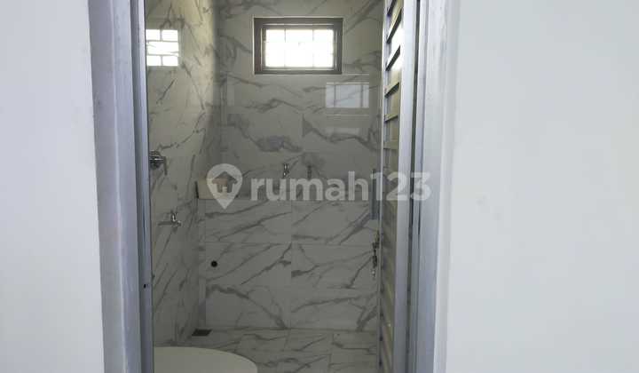 FOR RENT 3-STORY SHOPHOUSE STRATEGIC LOCATION NEAR RSA UGM SLEMAN JOGJA 2