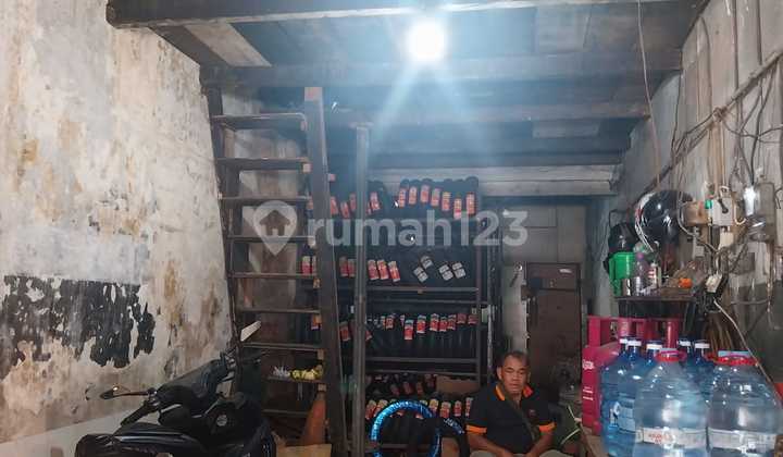 FOR SALE 2-STORY SHOPHOUSE, STRATEGIC LOCATION GONDOMANAN JOGJA 2