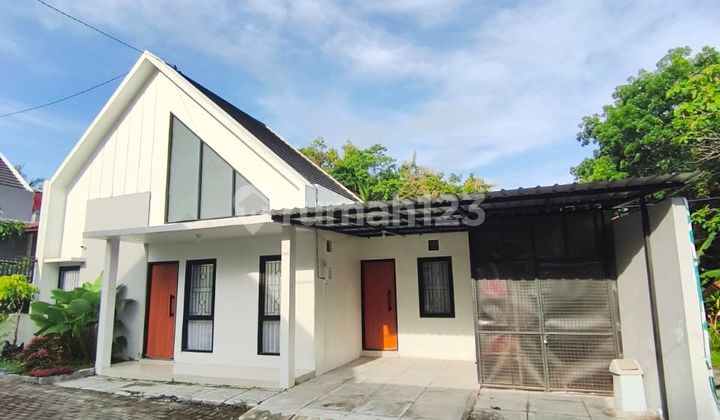 For Sale Ready-to-Occupy House Strategic Location Balecatur Gamping Sleman For Sale Ready-to-Occupy House Strategic Location Balecatur Gamping Sleman