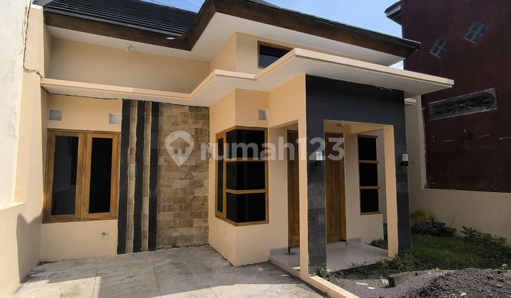 Dijual Rumah Siap Huni Lokasi Strategis Argomulyo Sleman Dijual Rumah Siap Huni Lokasi Strategis Argomulyo Sleman