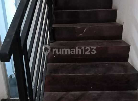 DISEWAKAN RUKO 3 LANTAI KAWASAN KAMPUS CATUR TUNGGAL DEPOK SLEMAN DISEWAKAN RUKO 3 LANTAI KAWASAN KAMPUS CATUR TUNGGAL DEPOK SLEMAN