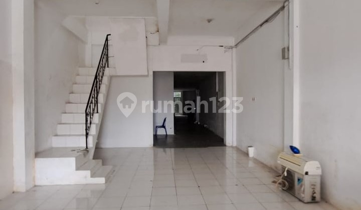 FOR RENT: 2-STORY SHOPHOUSE IN BUSINESS AREA, SINDUADI MLATI SLEMAN.