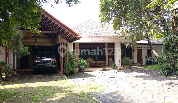 Dijual Rumah Klasik Dengan Konsep Secret Garden Di Cipulir Depan Pakubuwono Terrace Dijual Rumah Klasik Dengan Konsep Secret Garden Di Cipulir Depan Pakubuwono Terrace