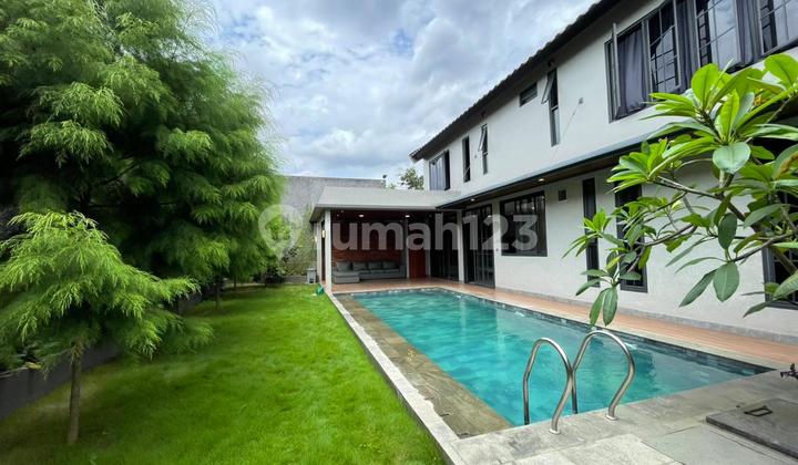 Villa Jepang Modern Alami di Cibubur
