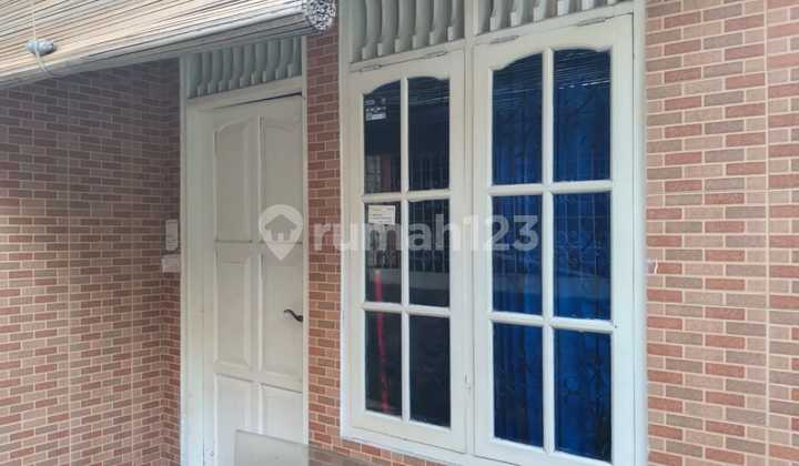 Boarding House and Main House in Kampung Makasar, East Jakarta 2