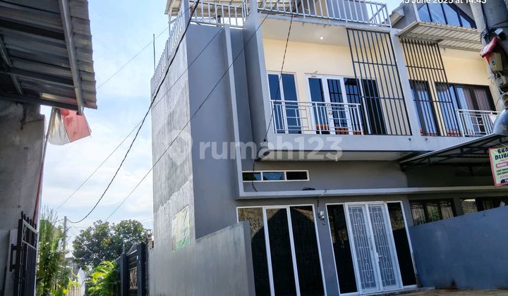Rumah Cantik 2 Lantai Plus Rooftop Berkanopi Di Gdc Depok 1