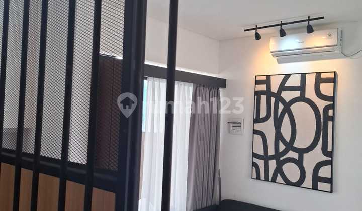 Rumah 2 Lantai Minimalis Cantik Baru Renovasi Siap Huni Bisa Kpr 2