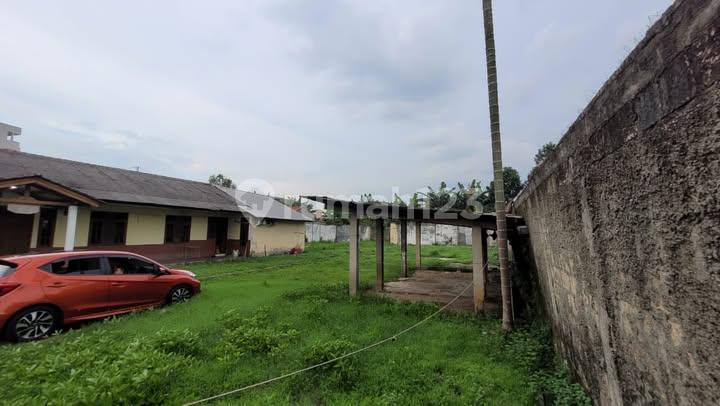 Land area 1015M², padel court material, building permit (IMB) already available.