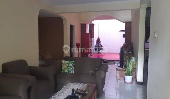 RUMAH 2 LANTAI SEDERHANA DI KOMPLEK BOGOR 2