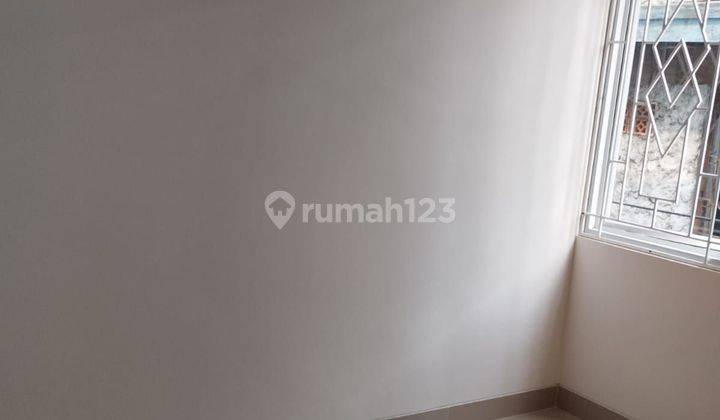 Rumah Di Jual 2 Lantai Lingkungan Bebas Banjir Belakang Stasiun Jatinegara 2