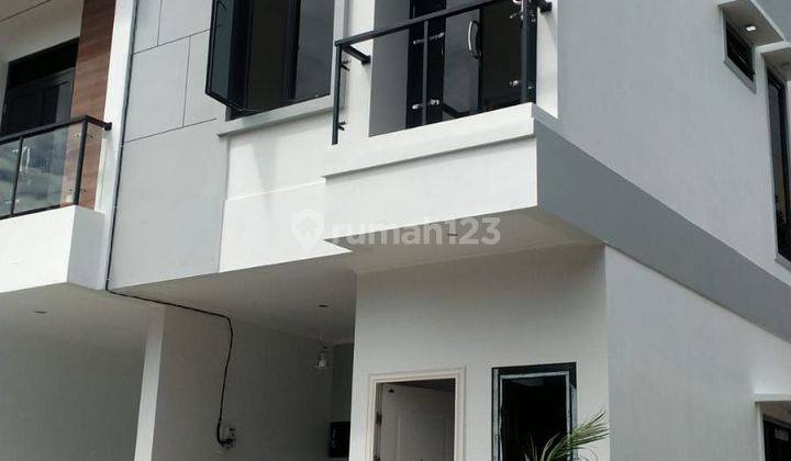 Rumah Cempaka VII Dekat Dengan Taman Solo 1