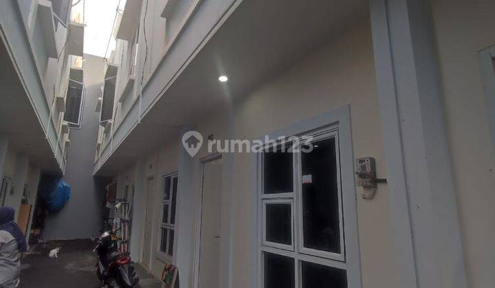 Rumah 2lantai di kemayoran jln kebon kosong di pusat kota dengan suasana asri 1