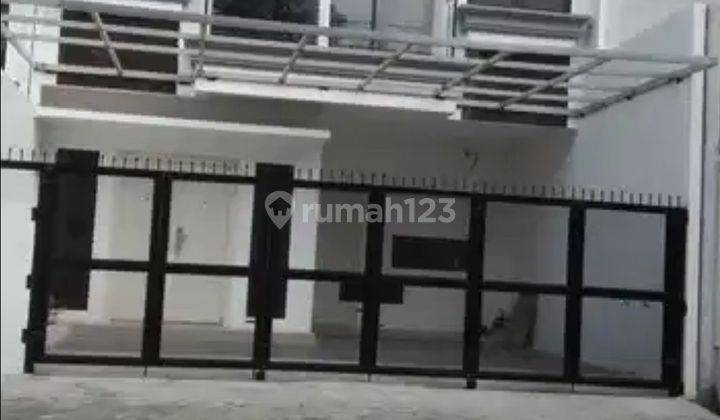 Rumah 3 Lantai Lokasi Strategis Cempaka Putih 2