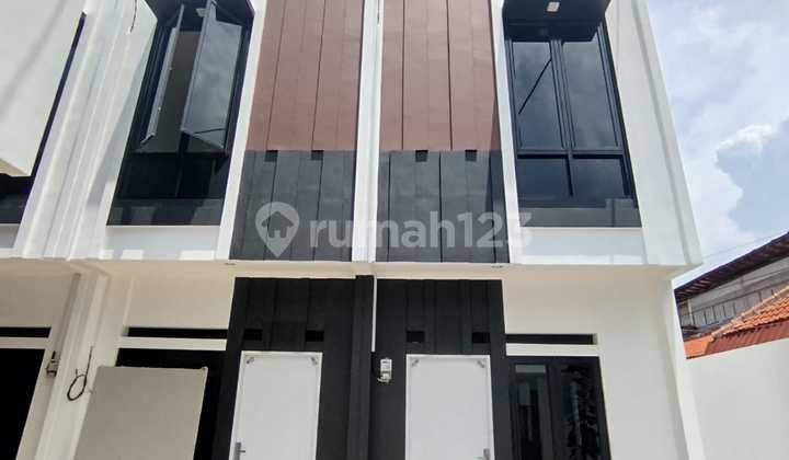 Rumah 2 Lantai Lokasi Strategis Utan Kayu
