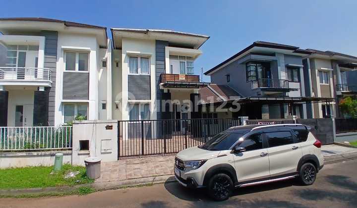 Rumah 2 Lantai Bagus Dan Besar Di Pinggir Jalan Grand Wisata SHM