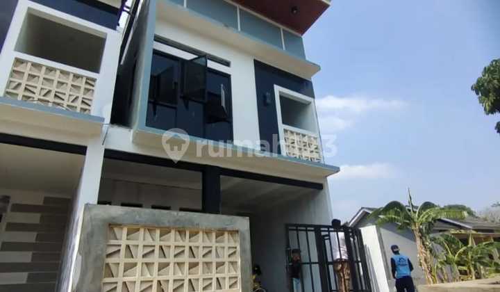Affordable Luxury 2-Story House with SHM..Near Main Road 2