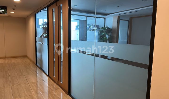 FOR RENT OFFICE THE SUITES PIK UKR 245M2 FURNISHED MIN LEASE 2 YRS