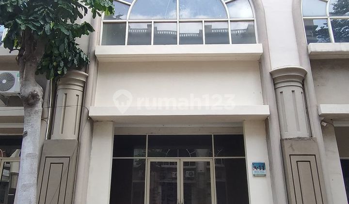 For Rent 3.5-Storey Shop House in Sedayu Square Cengkareng, Size 5X15