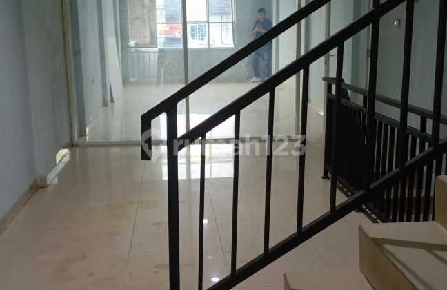 For Quick Sale: 2-Story Shop House in Duri Kosambi, Cengkareng, Size 4x30, Negotiable Price