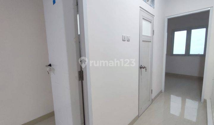 Rumah Murah 3 Lantai Carport di Rawasari, Jakarta Pusat 2