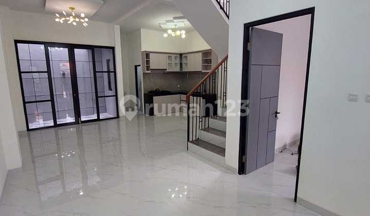 Dijual Rumah 2lantai Di Lippo Karawaci Taman Ubud Siap Huni . Dijual Rumah 2lantai Di Lippo Karawaci Taman Ubud Siap Huni .