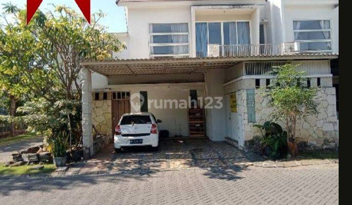 Dijual Rumah Dgn Fasilitas Kolam Renang 1