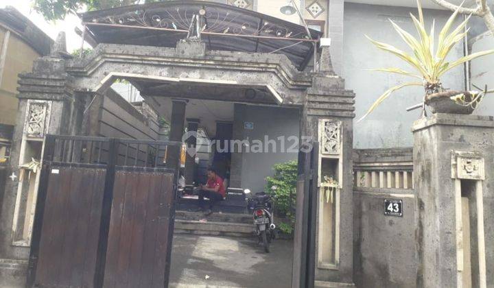 Julia 54089 Rumah 2 Lantai Klasik Modern Di Peguyangan  2