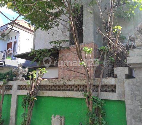 RUMAH LC INTAN DENPASAR 62961 1